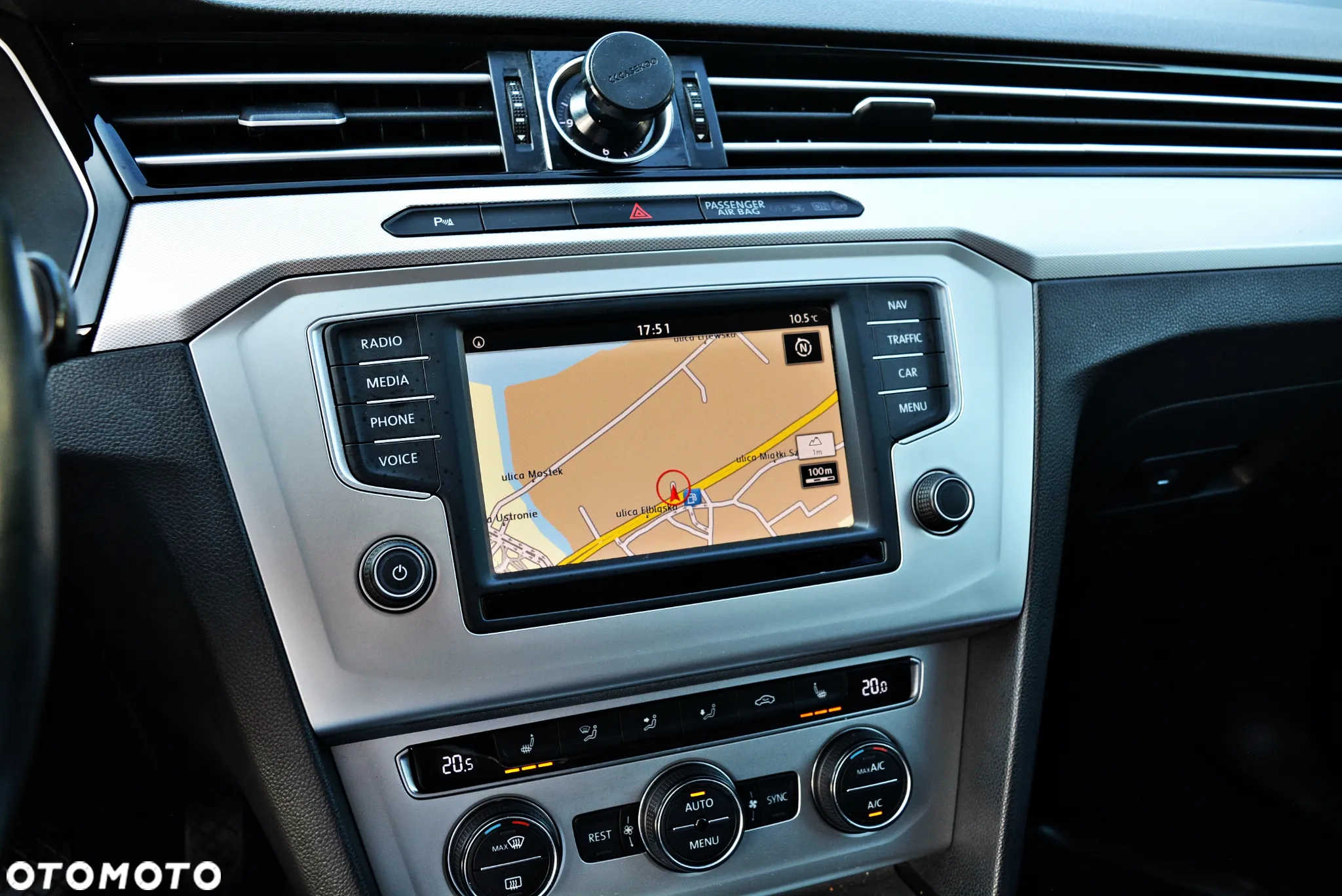 Volkswagen Passat 2.0 TDI BMT Highline - 30