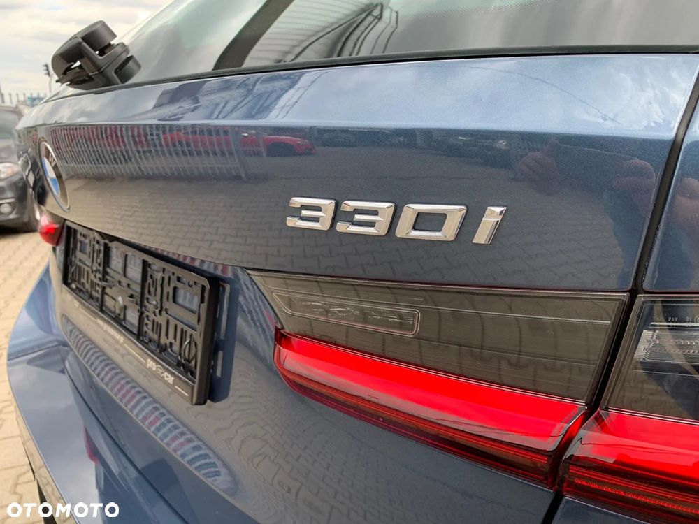 BMW Seria 3 330i xDrive M Sport - 25
