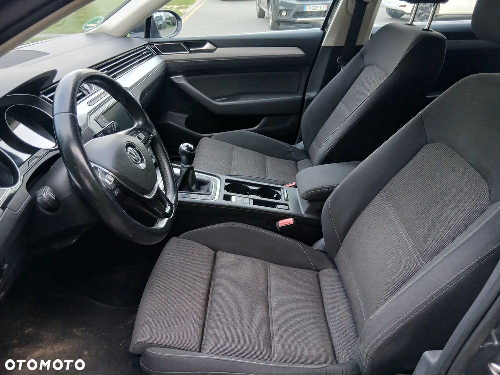 Volkswagen Passat 2.0 TDI (BlueMotion Technology) Comfortline - 13
