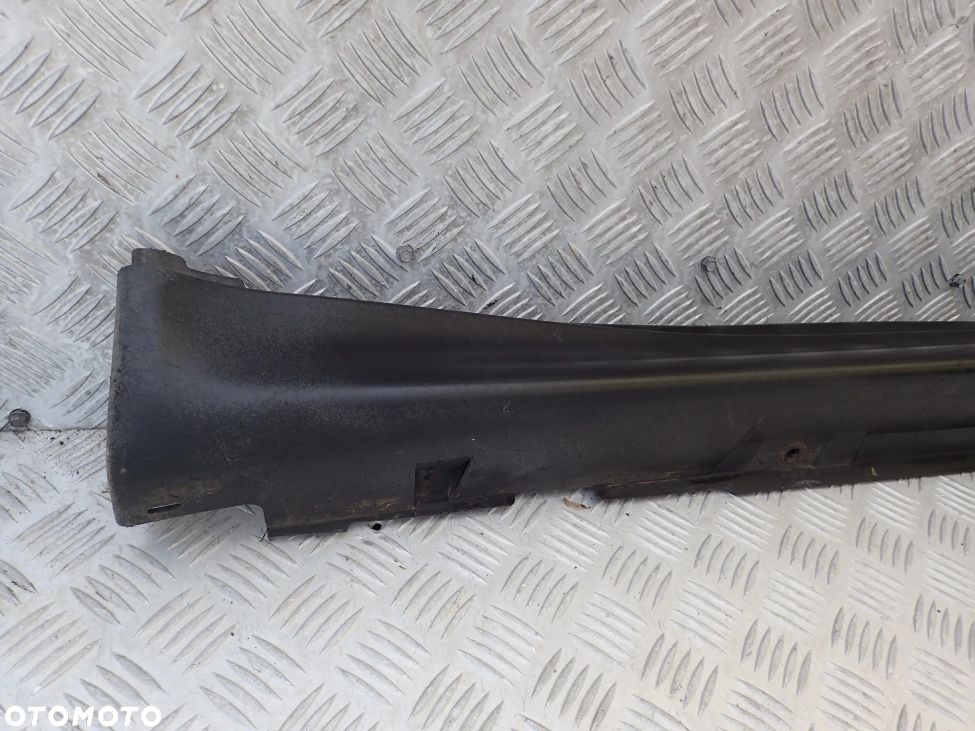 LISTWA PROGOWA LEWA NISSAN JUKE 76851 1KA6A - 2