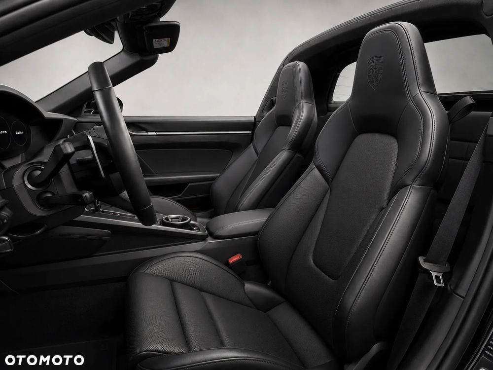Porsche 911 Targa 4 GTS - 11