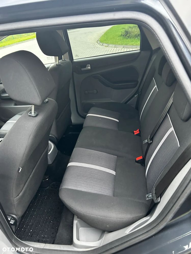 Ford Focus 1.6 TDCi Ambiente - 8