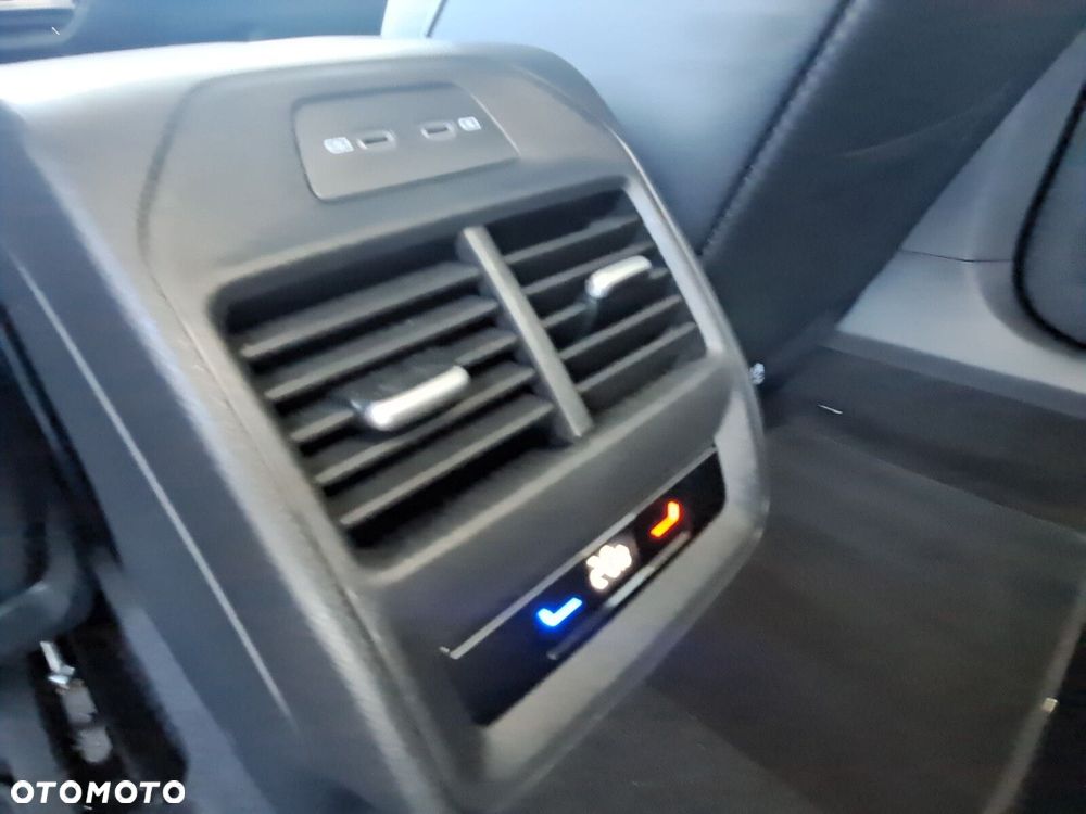 Volkswagen Passat - 35