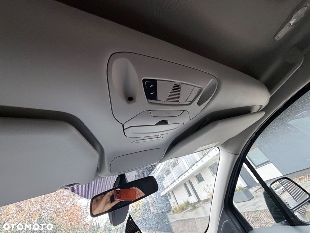 Ford Tourneo Connect 1.6 EcoBoost Titanium - 23