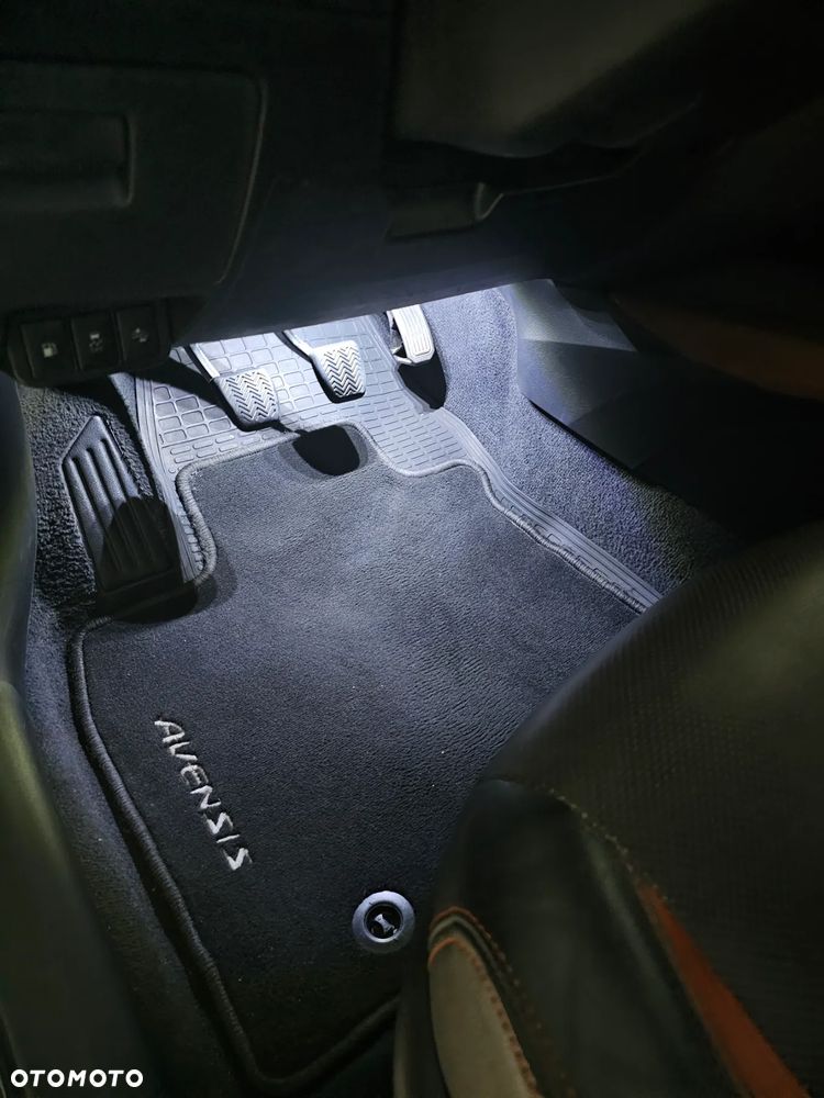 Toyota Avensis - 9