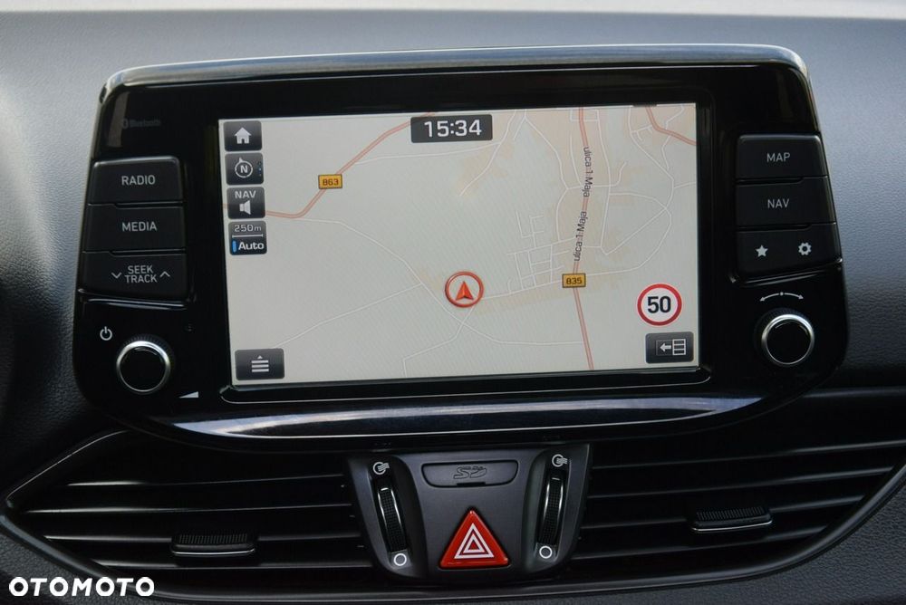Hyundai i30 1.6 D Premium - 26