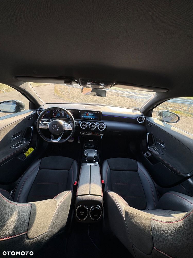 Mercedes-Benz Klasa A 220 4-Matic AMG Line 7G-DCT - 11