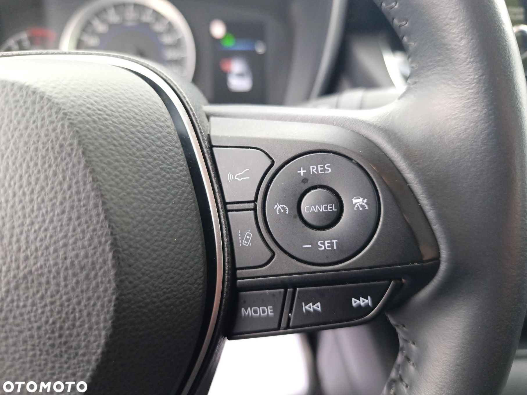 Toyota Corolla 1.8 Hybrid Comfort - 32