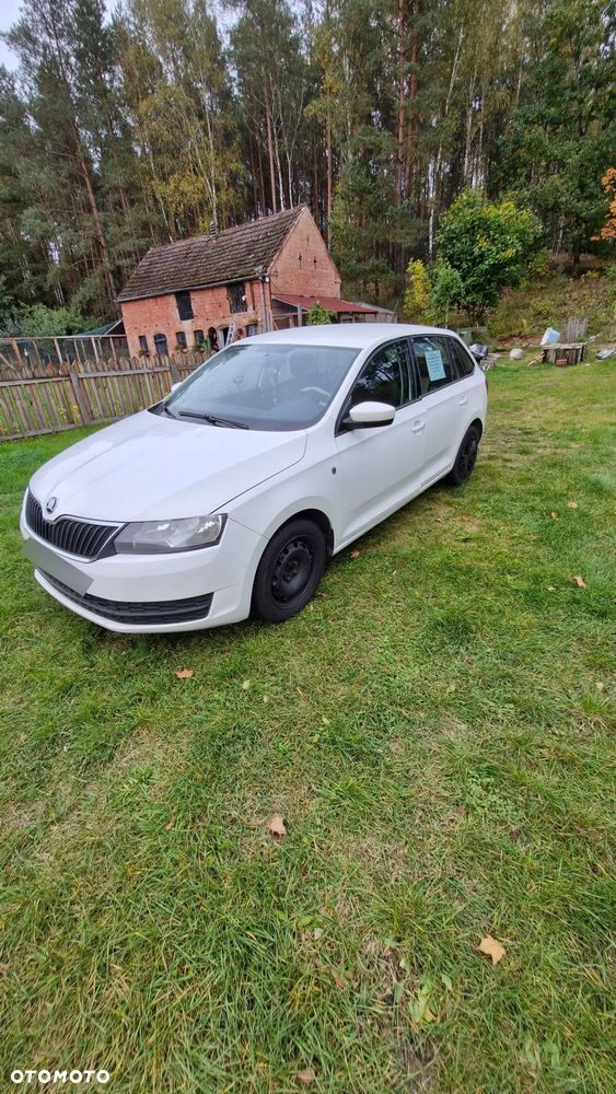 Skoda RAPID - 12