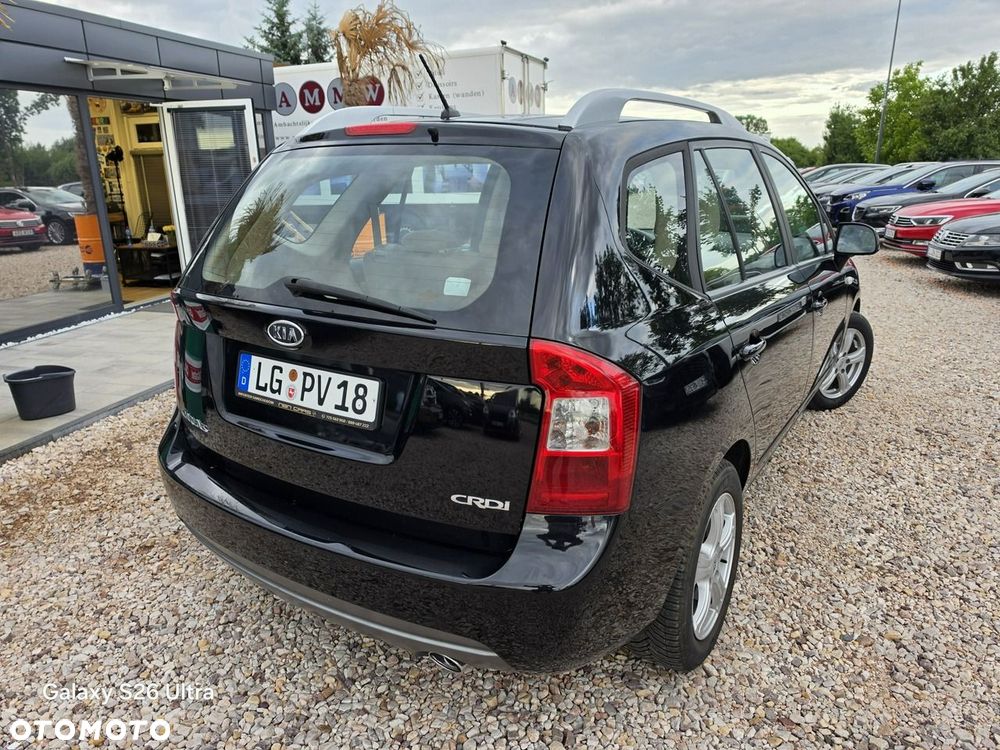 Kia Carens - 22