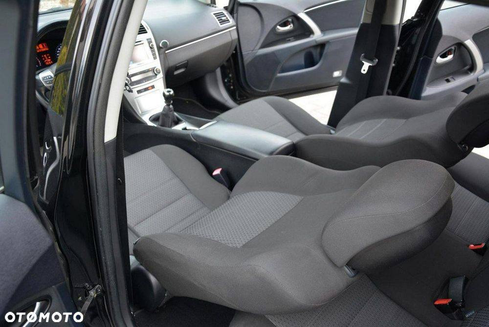 Toyota Avensis 2.0 D-4D Comfort - 25