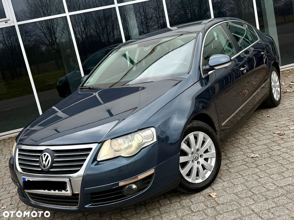 Volkswagen Passat - 1