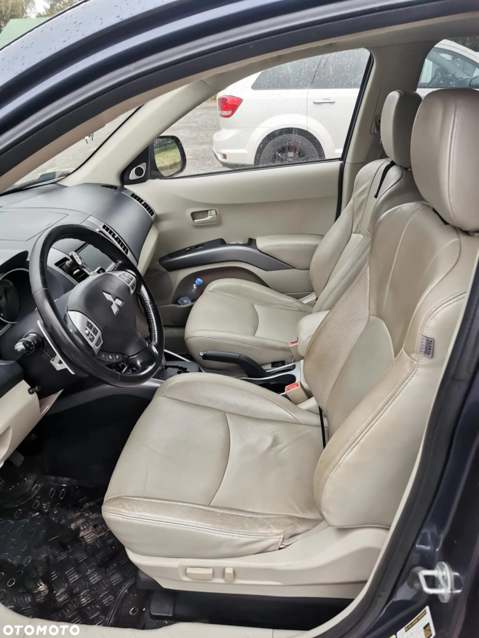 Mitsubishi Outlander 3.0 V6 XLS - 8