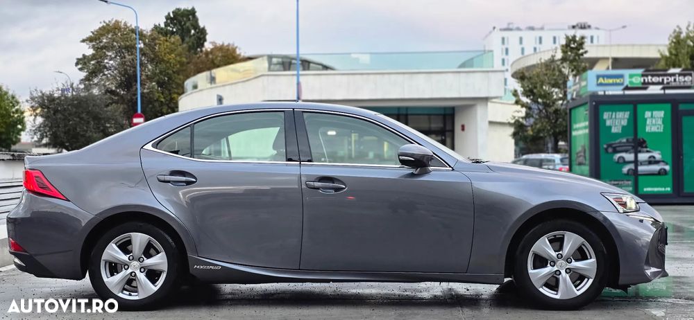 Lexus Seria IS 300h Executive Plus - 23