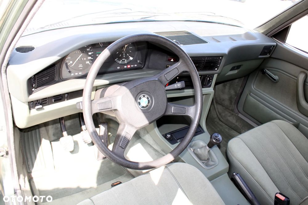 BMW Seria 5 525 e - 10