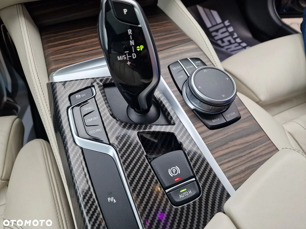 BMW Seria 5 520i Touring M Sport Edition - 29