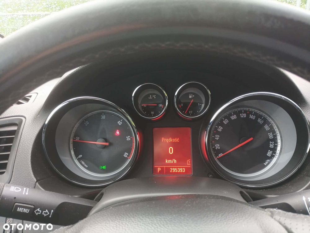 Opel Insignia 2.0 CDTI - 12