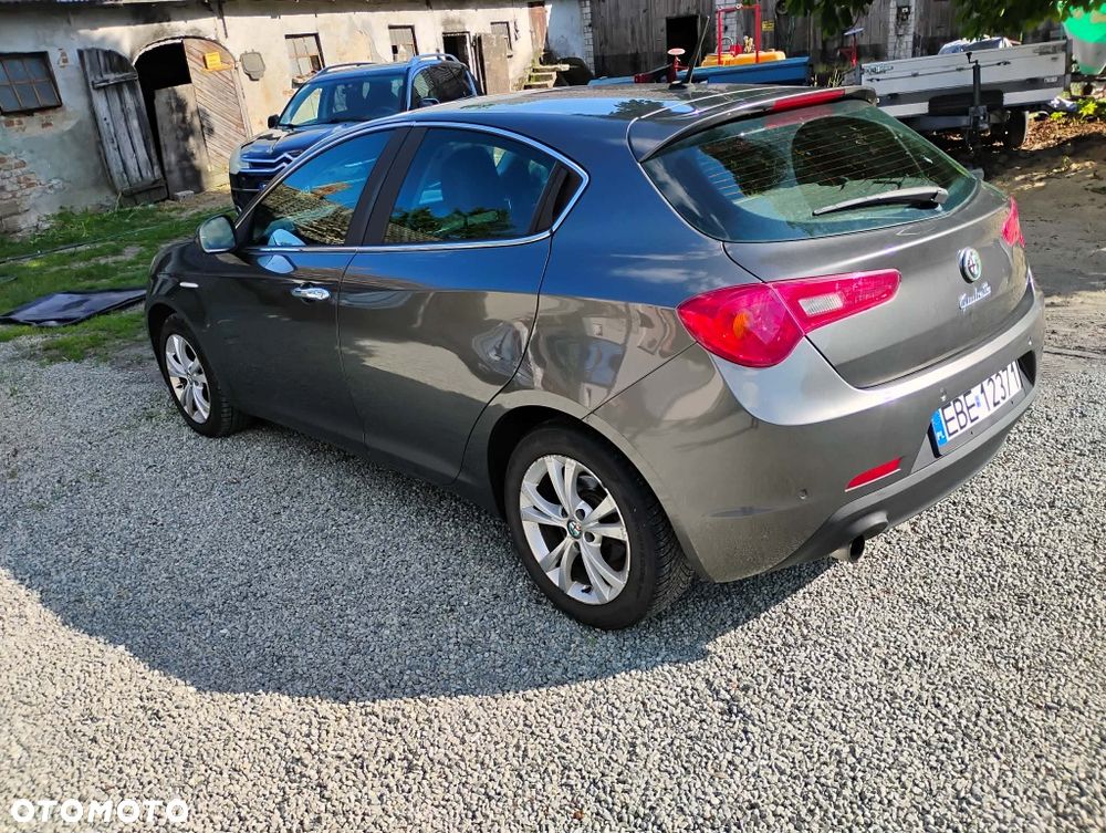 Alfa Romeo Giulia - 4