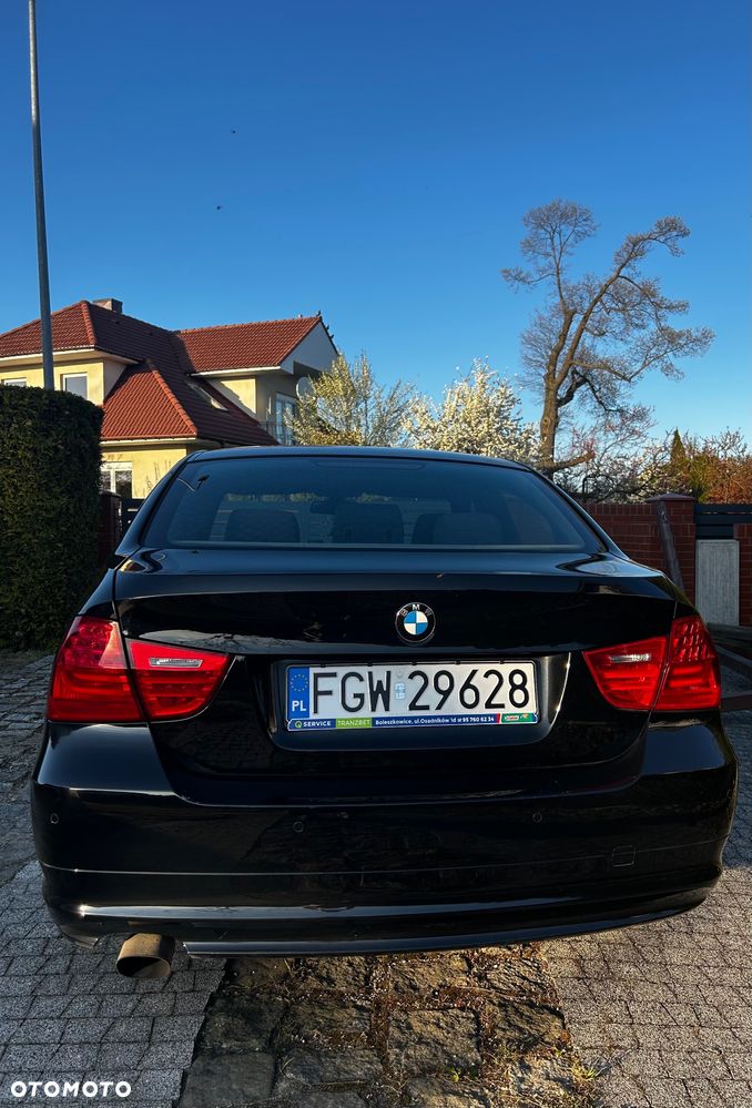 BMW Seria 3 318i - 5