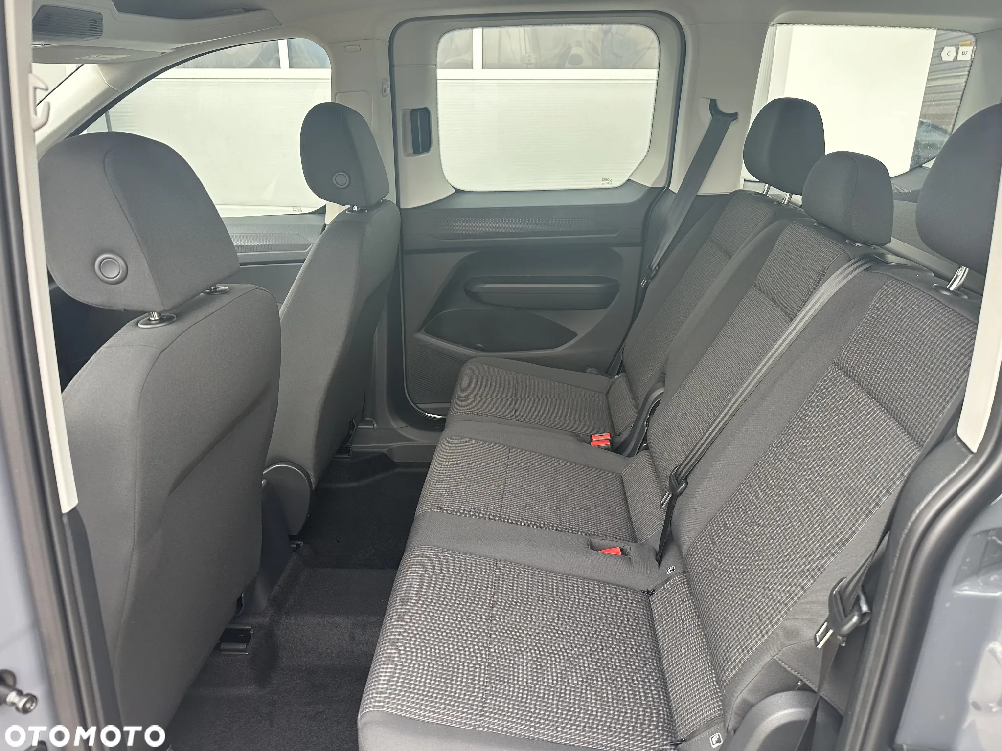 Volkswagen Caddy 2.0 TDI DSG - 8