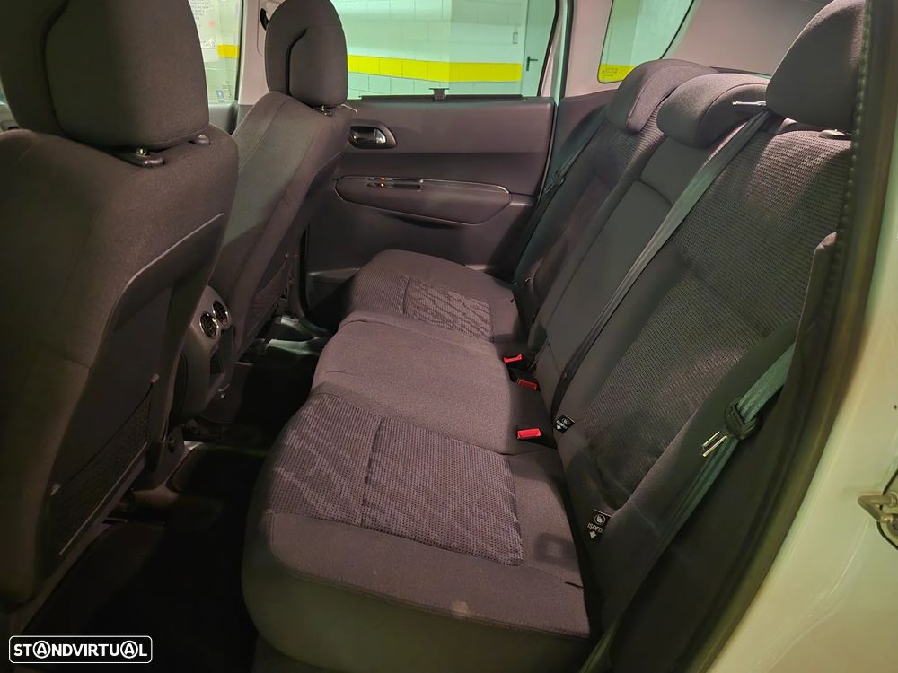 Peugeot 3008 1.6 HDi Style - 28