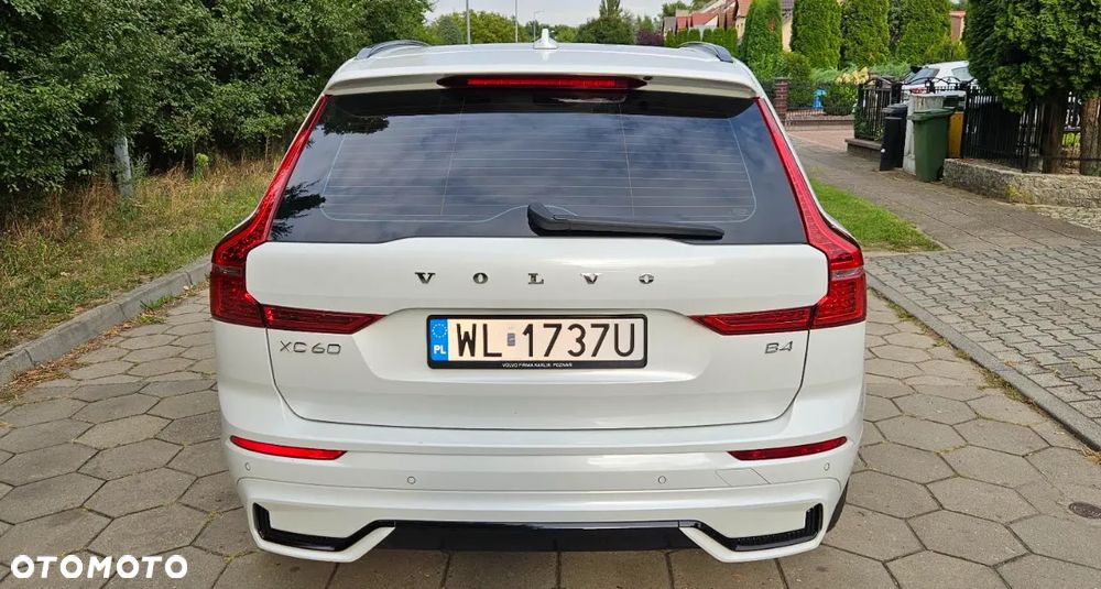 Volvo XC 60 B4 D AWD Plus Dark - 6