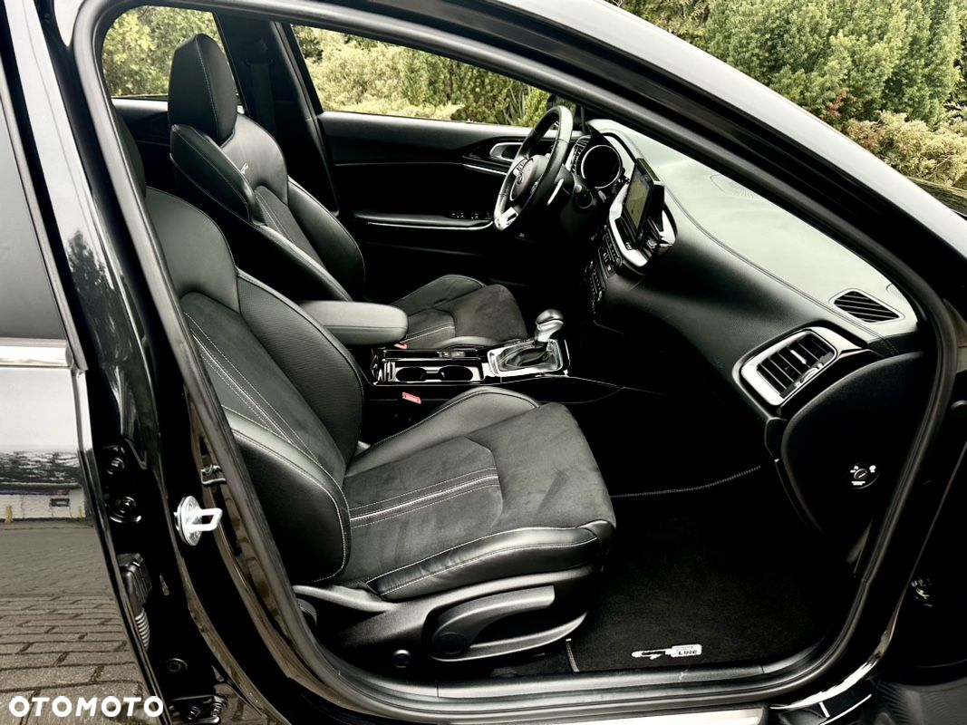 Kia Ceed - 27