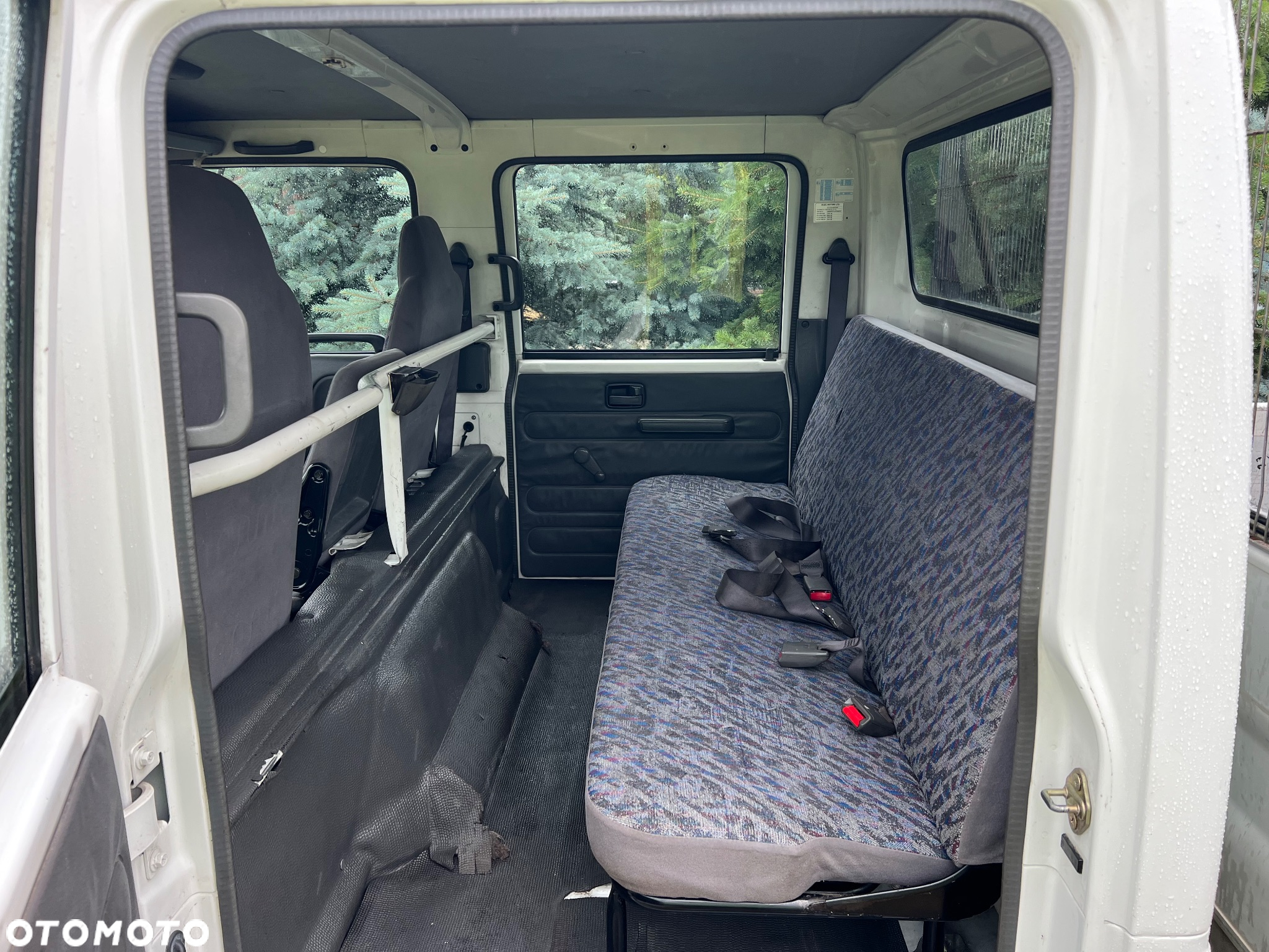 Isuzu NPR - 11