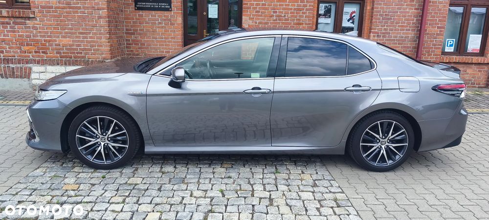 Toyota Camry - 12