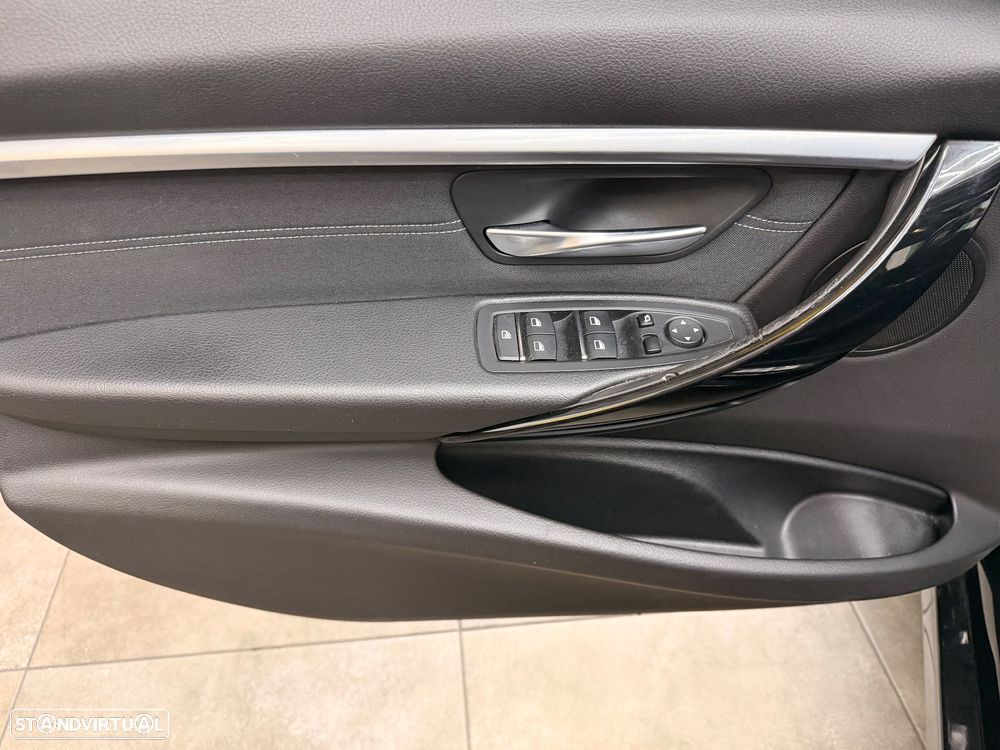 BMW 330 e iPerformance Line Luxury - 34