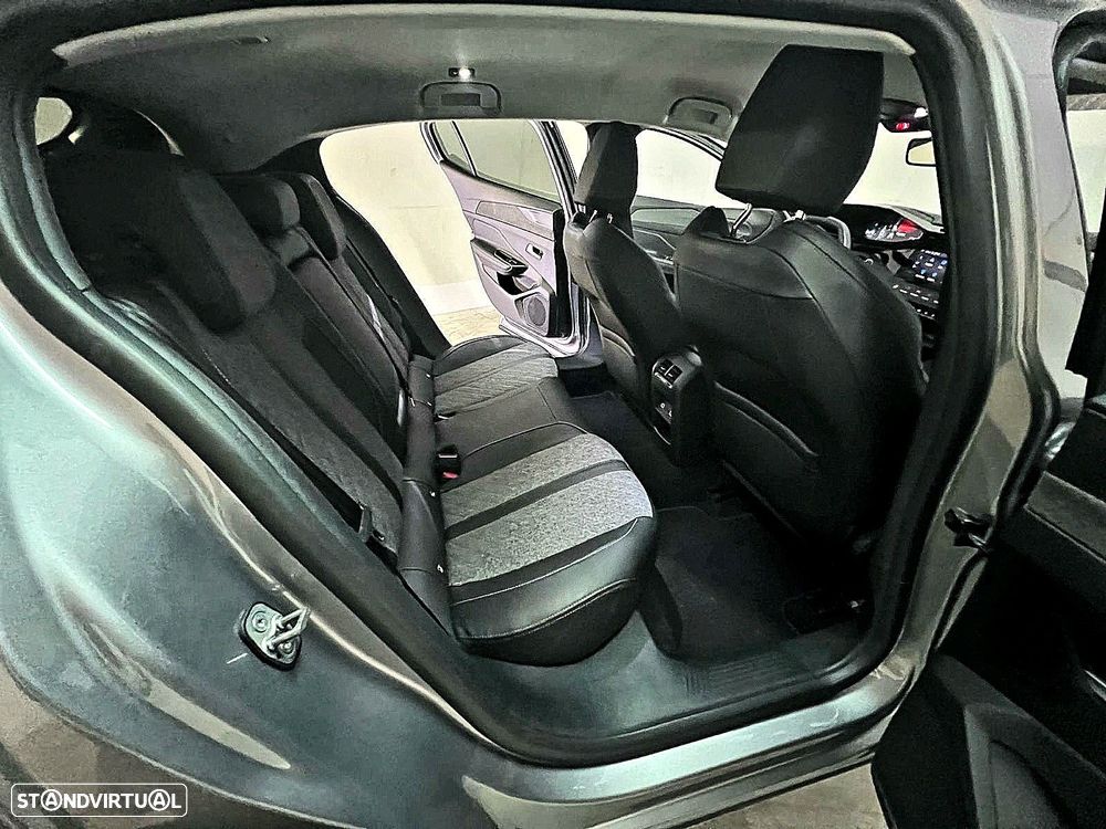 Peugeot 408 1.2 PureTech Allure EAT8 - 21