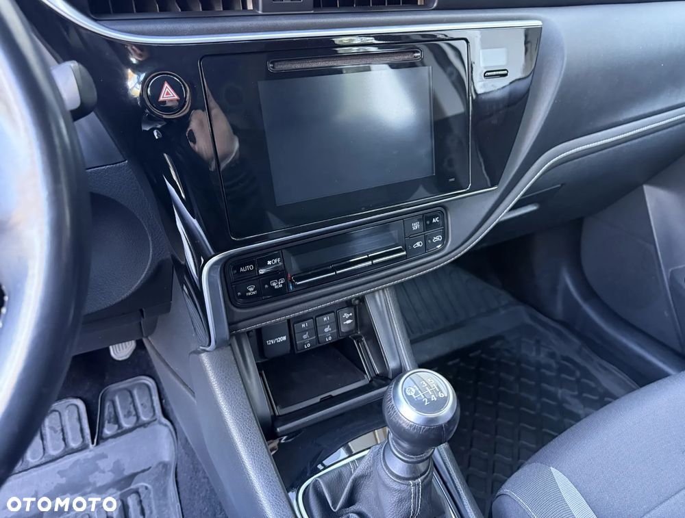 Toyota Auris 1.6 Prestige - 13