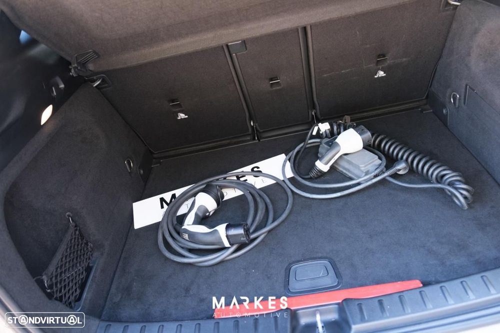 Mercedes-Benz GLA 250 e 8G-DCT Style - 32