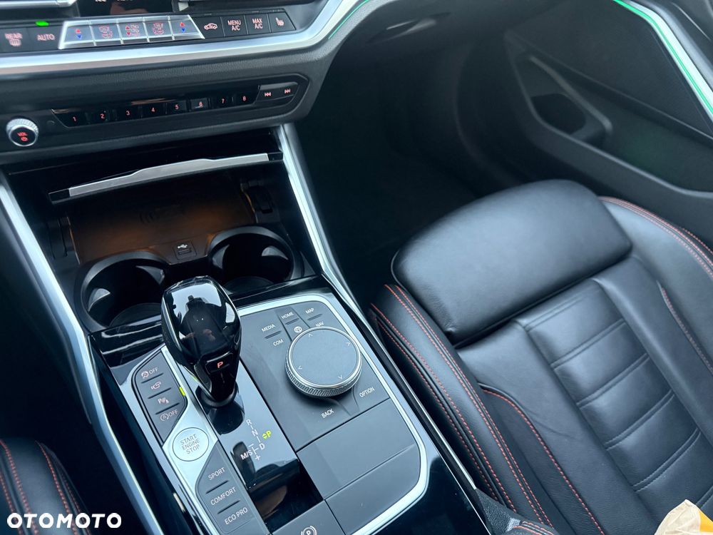 BMW Seria 3 320d Sport Line - 31