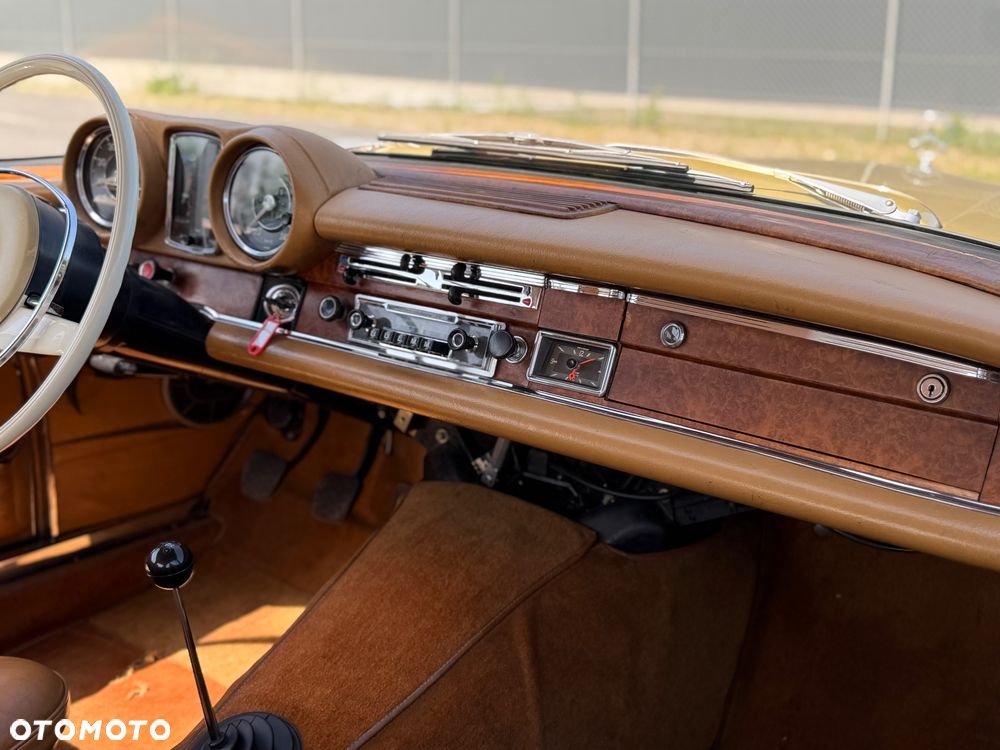 Mercedes-Benz 280 - 27