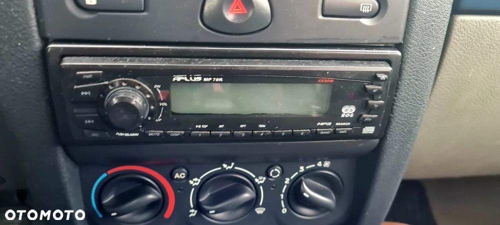 Renault Clio 1.2 16V Confort Dynamique - 13