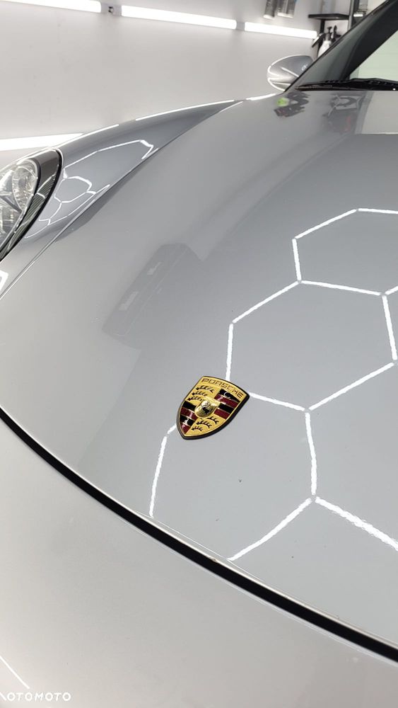 Porsche 911 Carrera 4 - 12