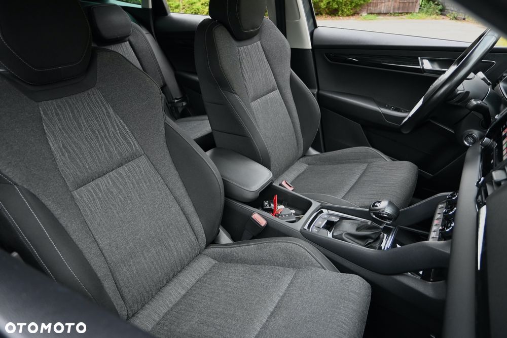Skoda Karoq 1.6 TDI SCR DSG Ambition - 30