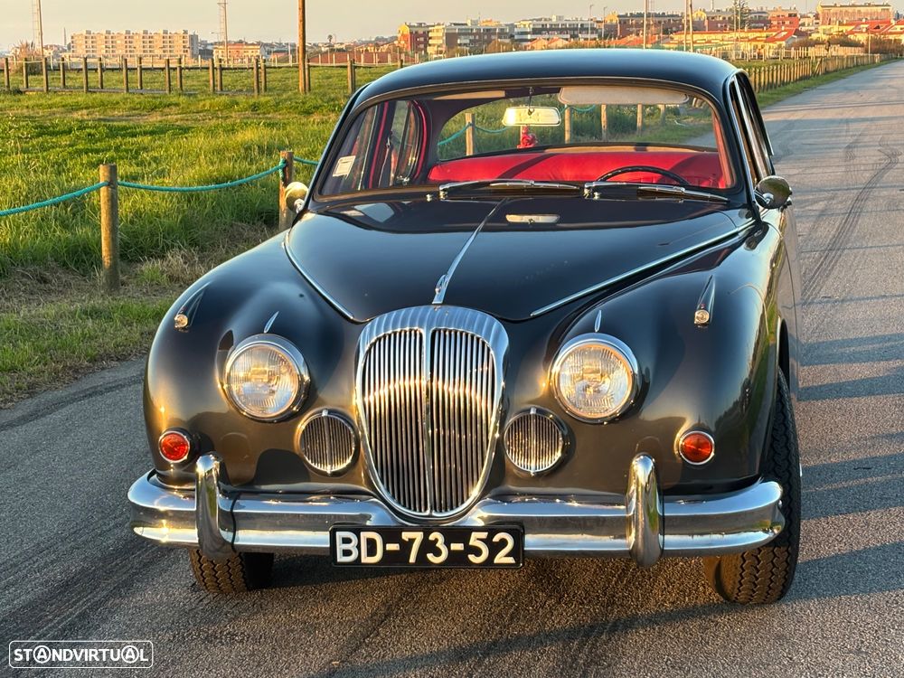 Daimler Double Six - 10