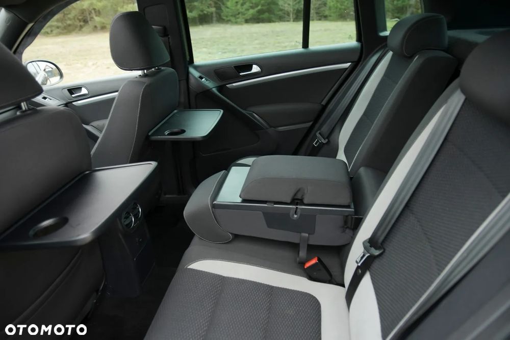 Volkswagen Tiguan 2.0 TDI DPF 4Motion BlueMotion Technology DSG Sport & Style - 20