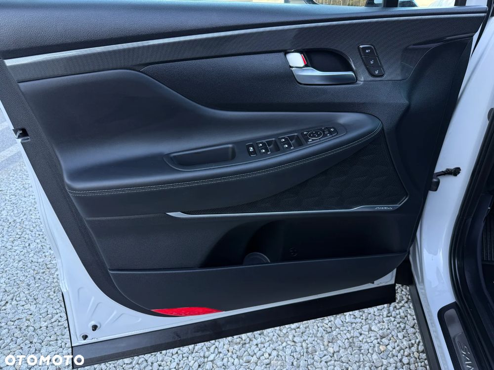 Hyundai Santa Fe 1.6 HEV 2WD SEVEN Signature - 26