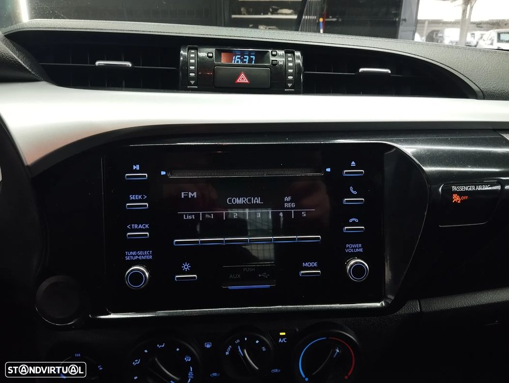 Toyota Hilux 2.4 D-4D 4WD CD CM - 17