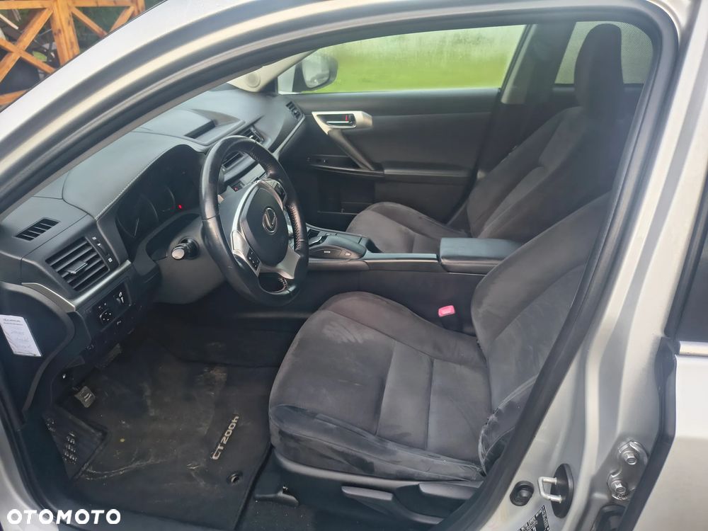 Lexus CT - 8