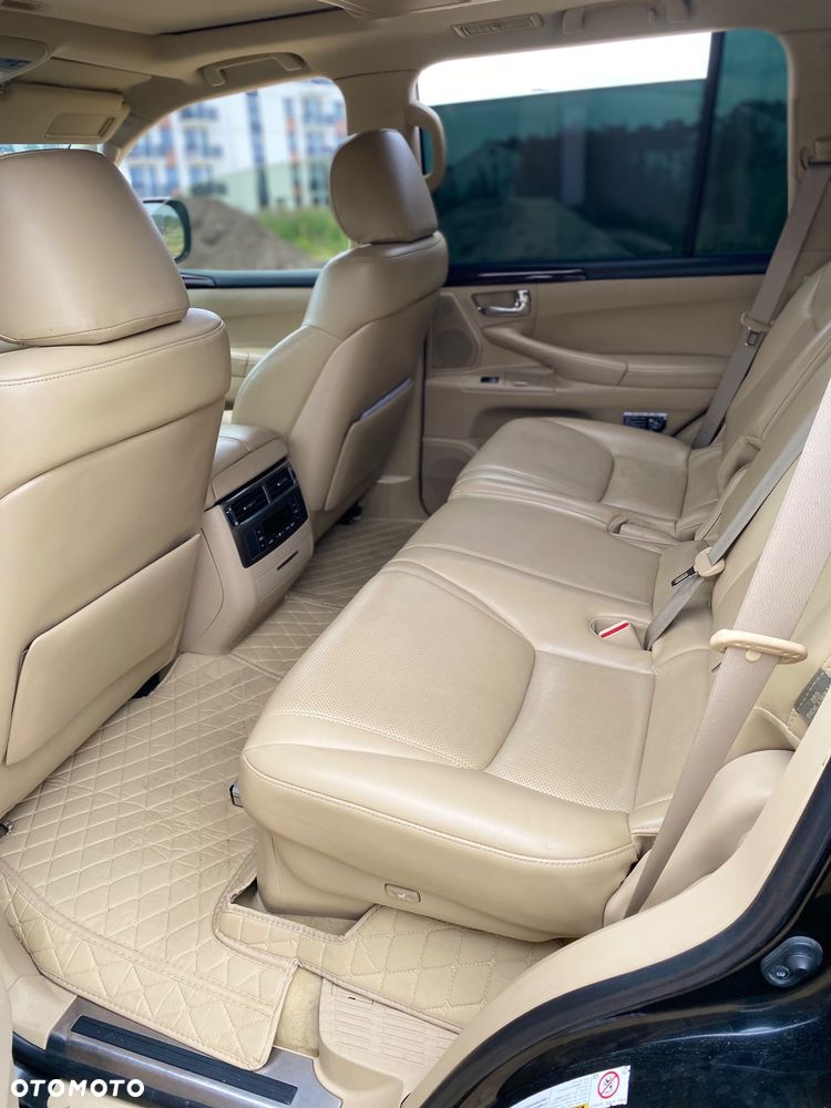 Lexus LX - 8