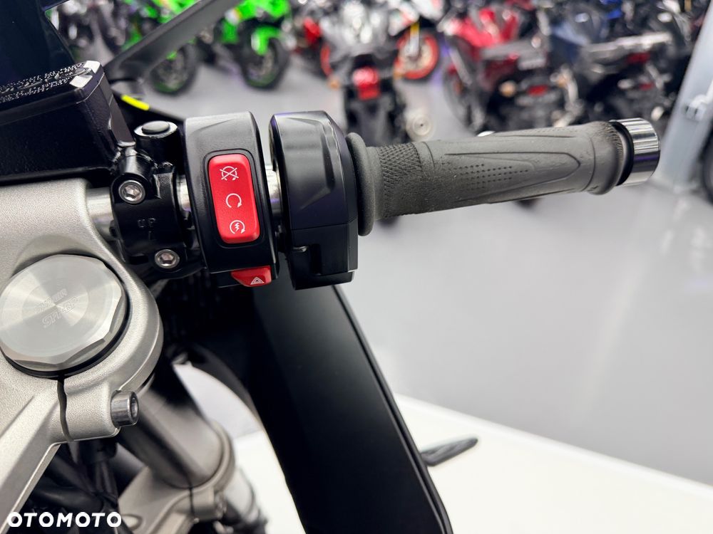 Triumph Daytona - 34