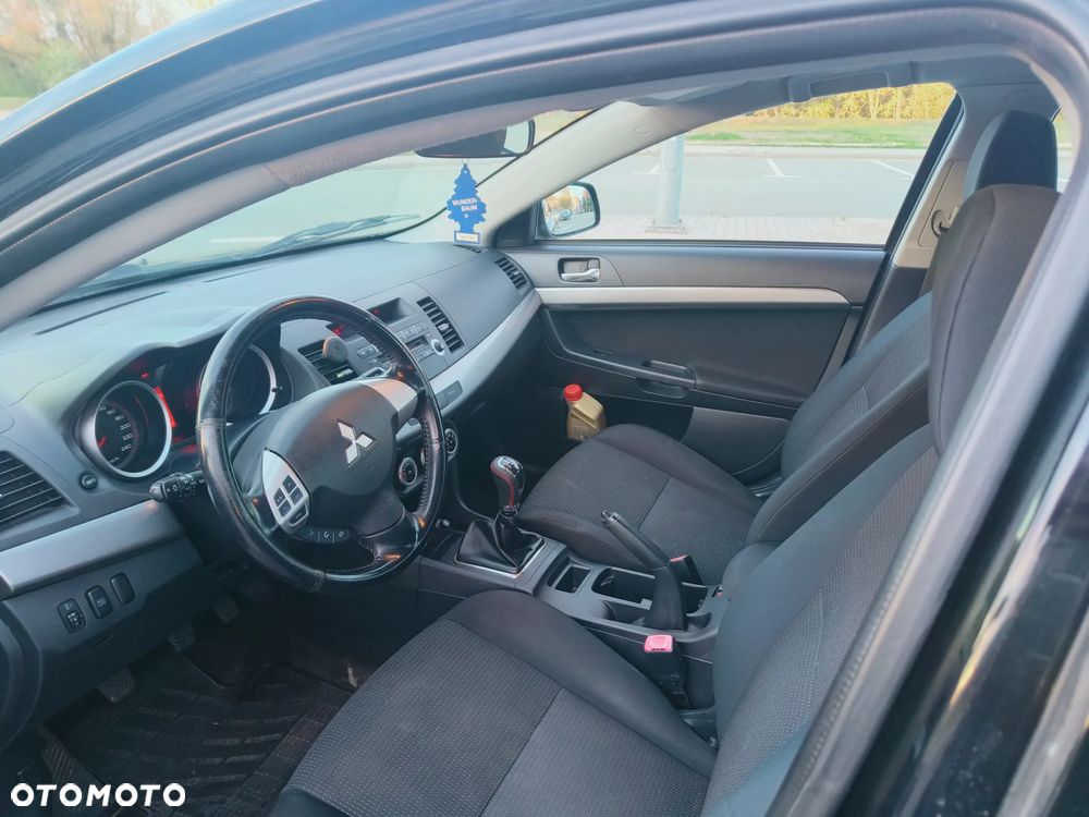 Mitsubishi Lancer 1.5 - 7