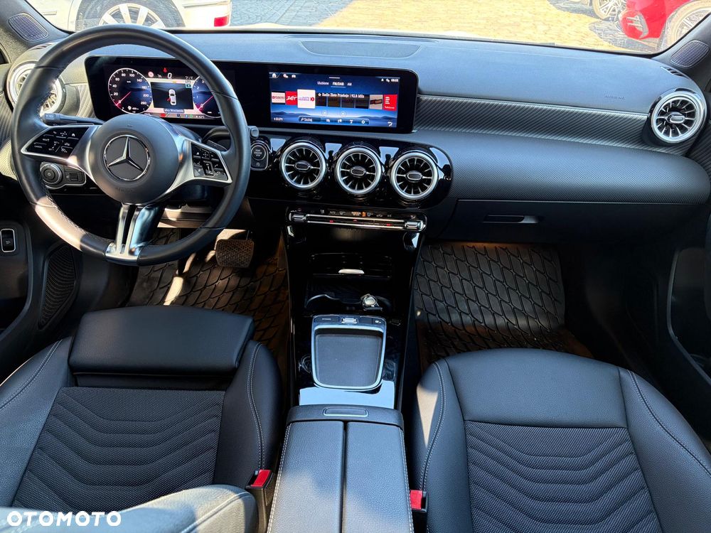 Mercedes-Benz Klasa A 220 4-Matic Progressive 8G-DCT - 10