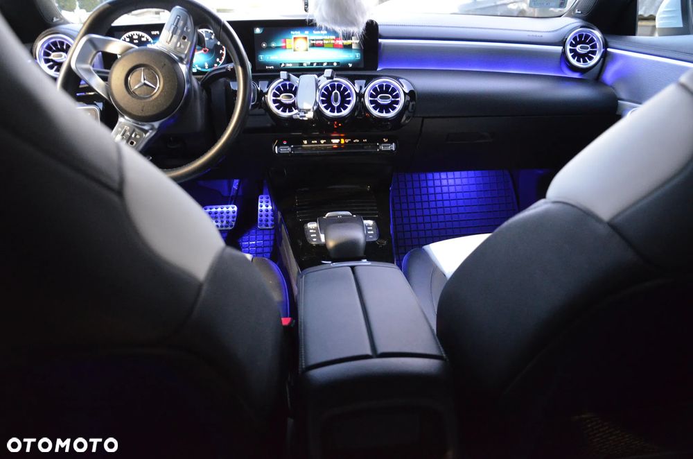 Mercedes-Benz CLA 180 AMG Line 7G-DCT - 14