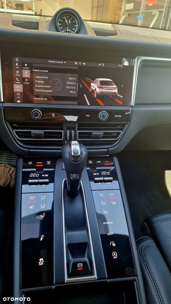 Porsche Macan T - 12
