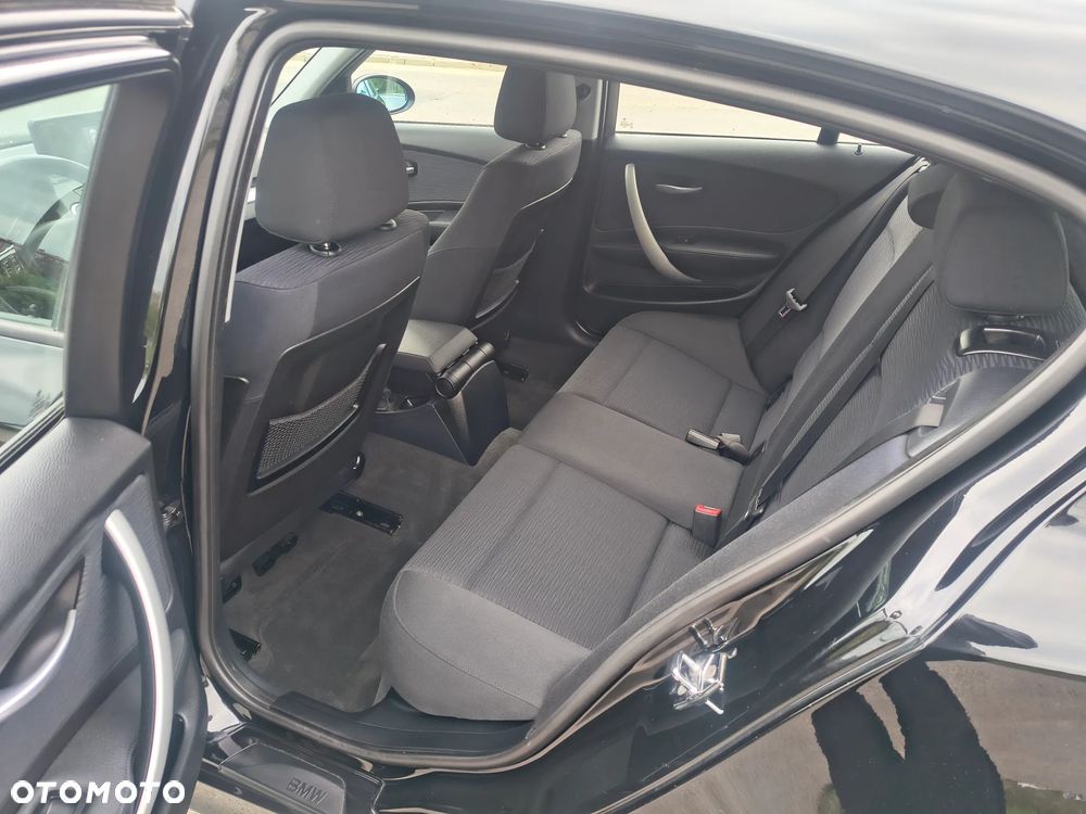 BMW Seria 1 120d DPF Edition Sport - 13